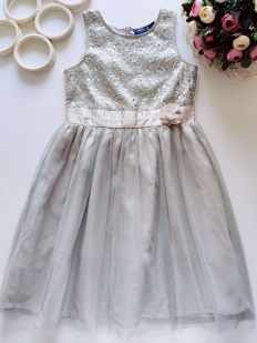 11 лет, рост 146 Красивое нарядное платье в пайетках