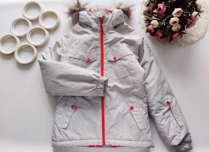 9,10 лет, рост 134,140 Детская спортивная лыжная зимняя курточка на синтепоне термо