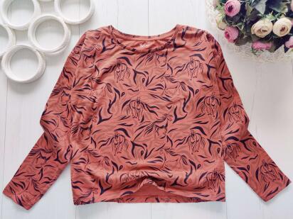 11 лет, рост 146 Реглан в лошадках