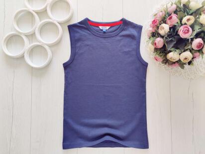 9 років, зріст 134 Синя футболка