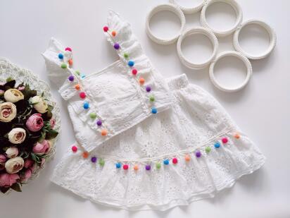 4 роки, зріст 104 Костюм білий з прошви