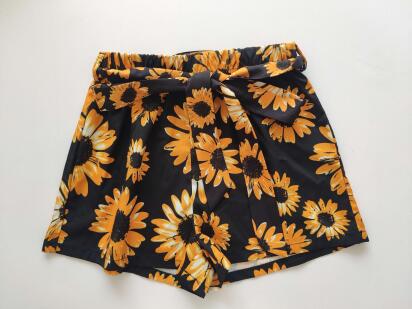 12,13 років, зріст 152,158 Легкі шорти в соняшниках