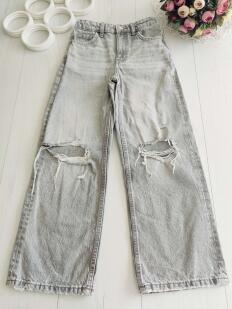 8,9 лет, рост 134 Широкие джинсы для девочки