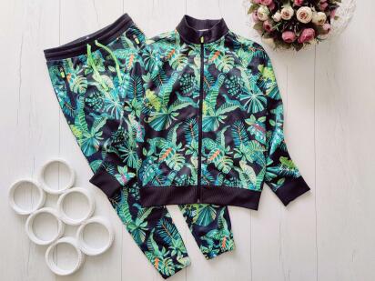 8,9 років, зріст 134 Спортивний костюм