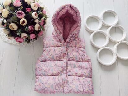 6,9 мес, рост 68,74 Теплая жилетка на синтепоне