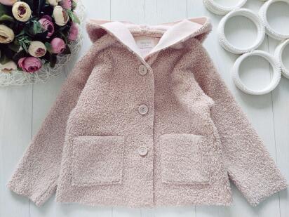 3,4 года, рост 104 Пальто для девочки