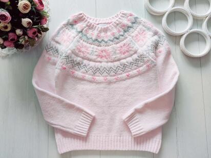 10 лет, рост 140 Красивый детский свитер