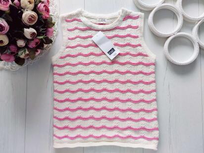 8,9 лет, рост 128,134 Новая вязаная детская жилетка