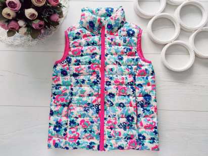 4 роки, зріст 104 Жилетка на синтепоні