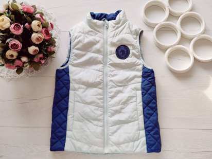 10 років, зріст 140 Жилетка на тонкому синтепоні