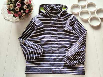 9,10 років, зріст 140 Легка вітровка