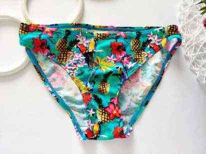 8-9 лет, рост 134 Плавки для девочки