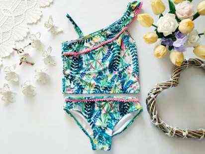 7,8 лет, рост 122,128 Купальник для девочки