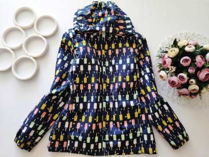 10 лет, рост 140 Ветровка в мороженках