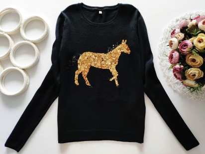 10,11 лет, рост 146 Свитерок с лошадкой